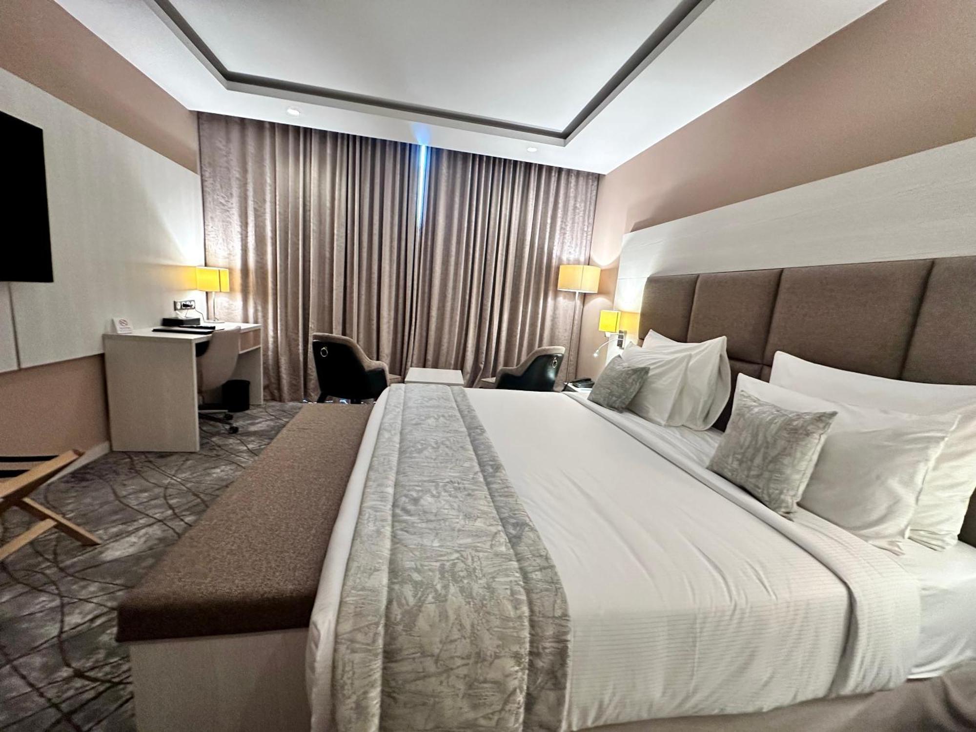 2H Hotel Оран Экстерьер фото